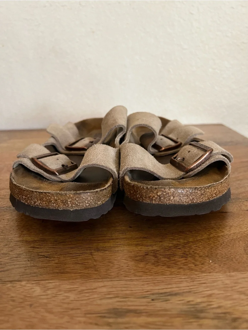 Birkenstock Arizona Tan Suede Sandals Size 41 L10 -10.5 M 8 -8.5. Regular fit - Picture 10 of 16